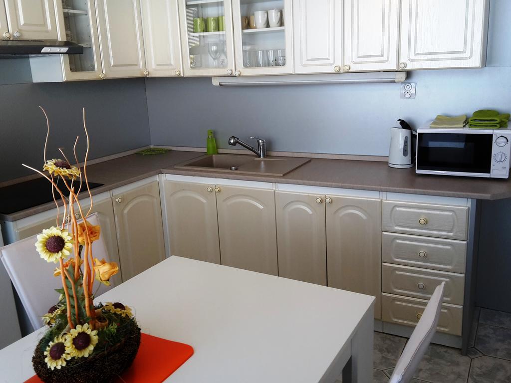 Apartman Bystrica City & Parking Apartment บันสกาบิสตรีตซา ภายนอก รูปภาพ